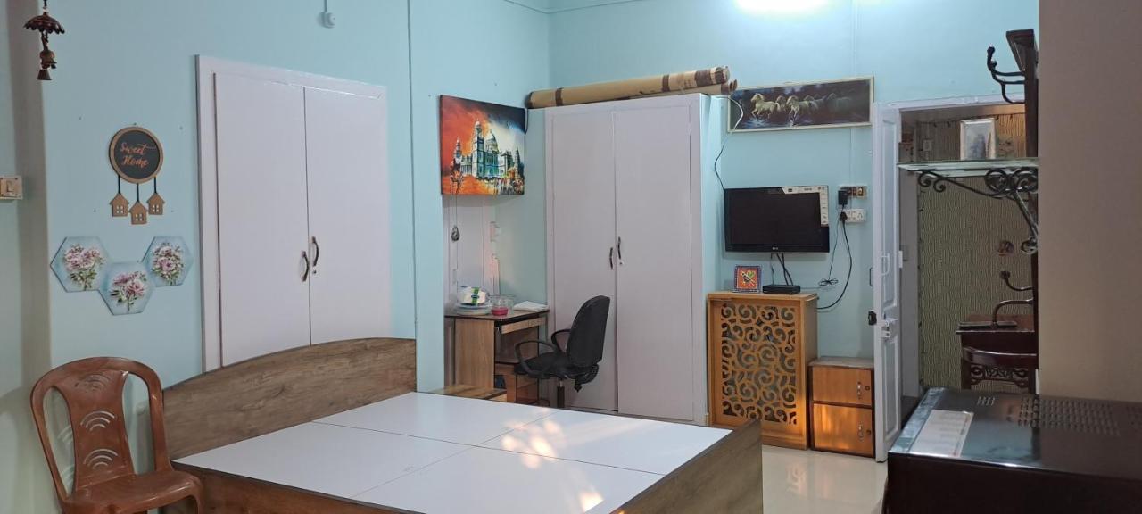 A Home Away From Home 콜카타 외부 사진