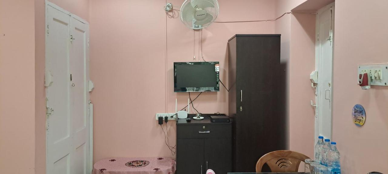 A Home Away From Home 콜카타 외부 사진